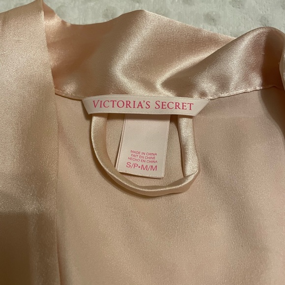 Victoria’s Secret pink/ peach kimono robe medium - Picture 2 of 4